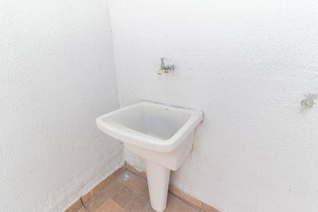 Área de Serviço de casa para alugar com 2 quartos, 75m² em Cidade Antônio Estêvão de Carvalho, São Paulo