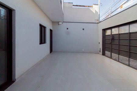 Casa à venda com 100m², 3 quartos e 2 vagas Casa à venda com 100m², 3 quartos e 2 vagasGaragem