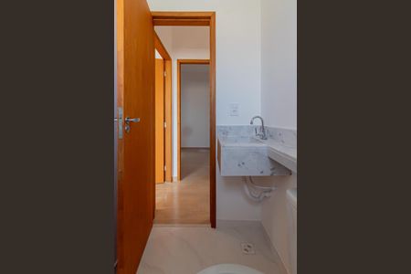 Casa à venda com 100m², 3 quartos e 2 vagas Casa à venda com 100m², 3 quartos e 2 vagasBanheiro