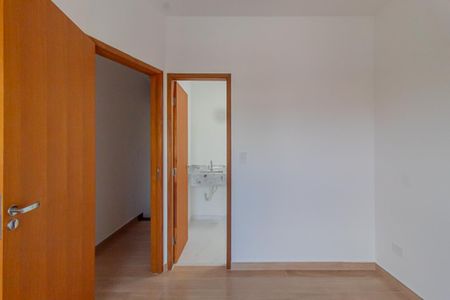 Casa à venda com 100m², 3 quartos e 2 vagas Casa à venda com 100m², 3 quartos e 2 vagasSuite 1