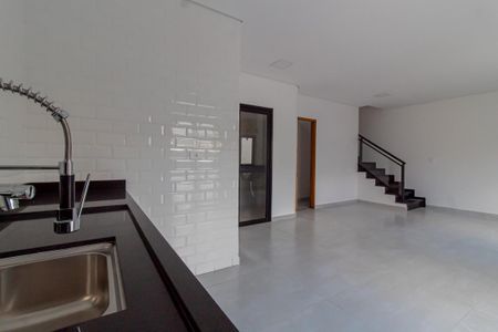 Casa à venda com 100m², 3 quartos e 2 vagas Casa à venda com 100m², 3 quartos e 2 vagasCozinha