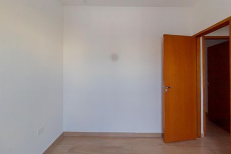 Casa à venda com 100m², 3 quartos e 2 vagas Casa à venda com 100m², 3 quartos e 2 vagasQuarto 2