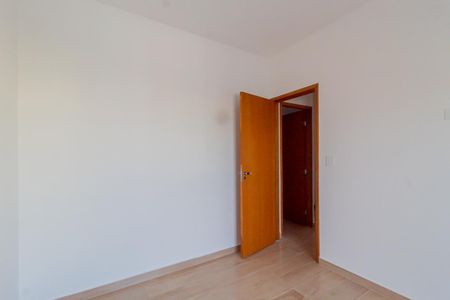 Casa à venda com 100m², 3 quartos e 2 vagas Casa à venda com 100m², 3 quartos e 2 vagasQuarto 2