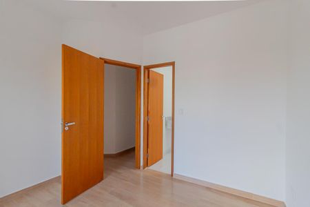 Casa à venda com 100m², 3 quartos e 2 vagas Casa à venda com 100m², 3 quartos e 2 vagasSuite 1