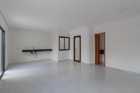 Casa à venda com 100m², 3 quartos e 2 vagas Casa à venda com 100m², 3 quartos e 2 vagasSala