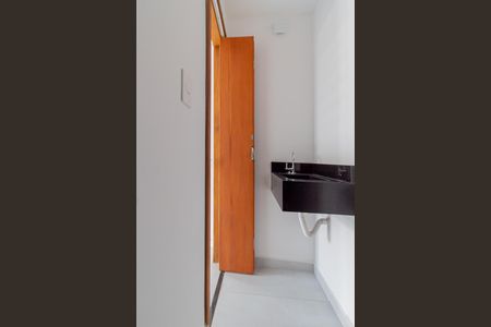 Casa à venda com 100m², 3 quartos e 2 vagas Casa à venda com 100m², 3 quartos e 2 vagasLavabo