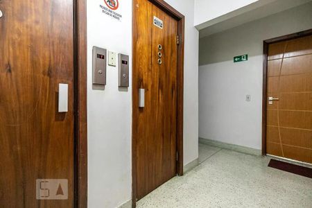 Apartamento à venda com 62m², 2 quartos e sem vagaHall social