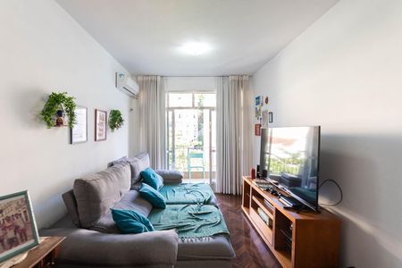 Apartamento à venda com 80m², 2 quartos e 2 vagasSala