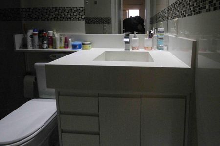 Casa de condomínio à venda com 150m², 3 quartos e 2 vagas Casa de condomínio à venda com 150m², 3 quartos e 2 vagasBanheiro Social