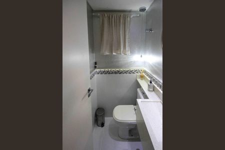 Casa de condomínio à venda com 150m², 3 quartos e 2 vagas Casa de condomínio à venda com 150m², 3 quartos e 2 vagasBanheiro da Suíte