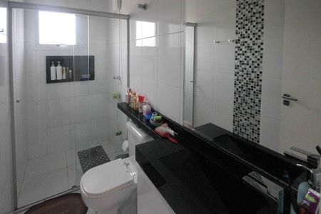 Casa de condomínio à venda com 150m², 3 quartos e 2 vagas Casa de condomínio à venda com 150m², 3 quartos e 2 vagasBanheiro Social