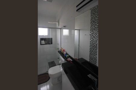 Casa de condomínio à venda com 150m², 3 quartos e 2 vagas Casa de condomínio à venda com 150m², 3 quartos e 2 vagasBanheiro Social