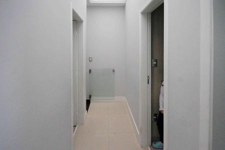 Casa de condomínio à venda com 150m², 3 quartos e 2 vagas Casa de condomínio à venda com 150m², 3 quartos e 2 vagasCorredor