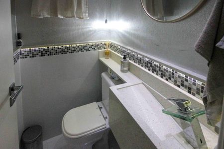 Casa de condomínio à venda com 150m², 3 quartos e 2 vagas Casa de condomínio à venda com 150m², 3 quartos e 2 vagasBanheiro da Suíte