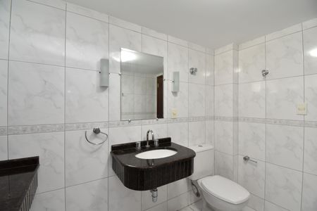 Apartamento para alugar com 250m², 4 quartos e 2 vagasBanheiro 3