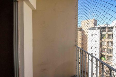 Apartamento à venda com 147m², 3 quartos e 1 vaga Apartamento à venda com 147m², 3 quartos e 1 vagaVaranda