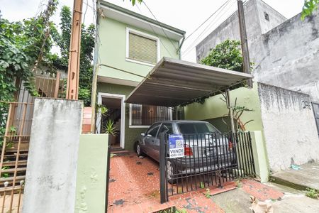 Casa à venda com 104m², 2 quartos e 1 vaga Casa à venda com 104m², 2 quartos e 1 vagaFachada