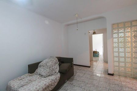 Casa à venda com 240m², 6 quartos e 3 vagas Casa à venda com 240m², 6 quartos e 3 vagasSala