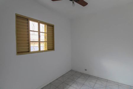 Casa à venda com 240m², 6 quartos e 3 vagas Casa à venda com 240m², 6 quartos e 3 vagasQuarto 5