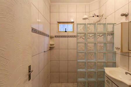 Casa à venda com 240m², 6 quartos e 3 vagas Casa à venda com 240m², 6 quartos e 3 vagasBanheiro