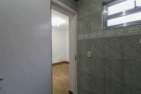 Casa à venda com 240m², 6 quartos e 3 vagas Casa à venda com 240m², 6 quartos e 3 vagasEdícula - Banheiro