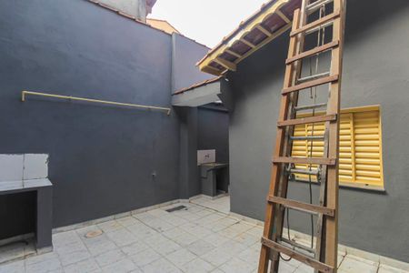 Casa à venda com 240m², 6 quartos e 3 vagas Casa à venda com 240m², 6 quartos e 3 vagasQuintal