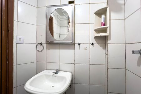 Banheiro de kitnet/studio para alugar com 1 quarto, 34m² em Sé, São Paulo