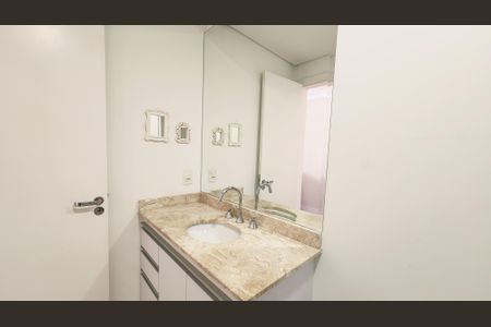 Apartamento à venda com 162m², 2 quartos e 2 vagas Apartamento à venda com 162m², 2 quartos e 2 vagasBanheiro da Suíte 1