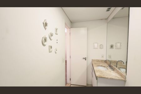 Apartamento à venda com 162m², 2 quartos e 2 vagas Apartamento à venda com 162m², 2 quartos e 2 vagasBanheiro da Suíte 1