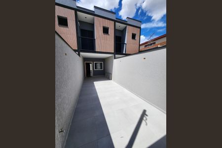 Casa à venda com 80m², 3 quartos e 2 vagas Casa à venda com 80m², 3 quartos e 2 vagasFoto 01