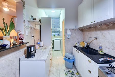 Apartamento à venda com 79m², 2 quartos e sem vagaCozinha