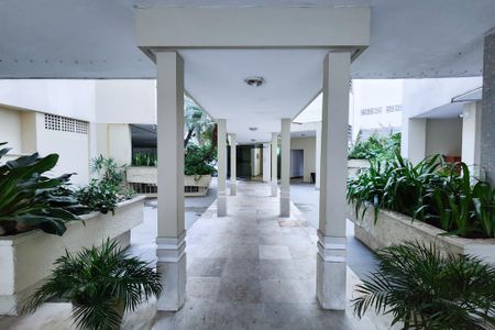 Apartamento à venda com 79m², 2 quartos e sem vagaÁrea comum