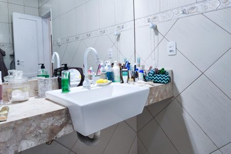 Apartamento à venda com 79m², 2 quartos e sem vagaBanheiro