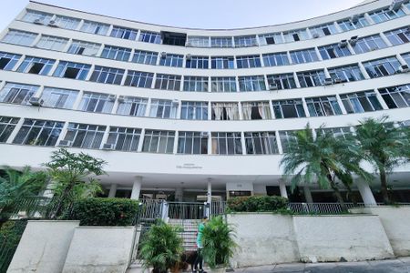 Apartamento à venda com 79m², 2 quartos e sem vagaFachada