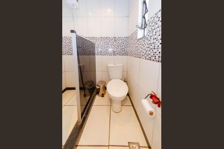 Casa à venda com 480m², 2 quartos e 3 vagasBanheiro social