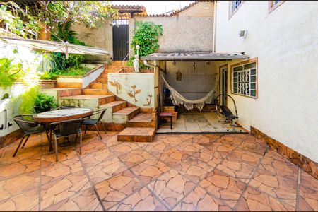 Casa à venda com 480m², 2 quartos e 3 vagasÁrea externa