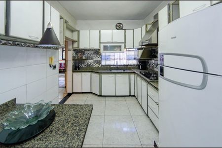 Casa à venda com 480m², 2 quartos e 3 vagasCozinha