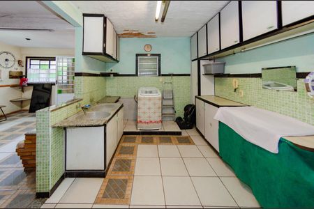 Casa à venda com 480m², 2 quartos e 3 vagasÁrea de serviço