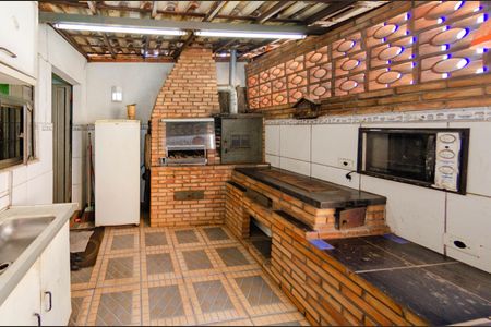 Casa à venda com 480m², 2 quartos e 3 vagasÁrea de churrasqueira