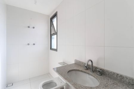 Apartamento à venda com 364m², 4 quartos e 4 vagasBanheiro da Suíte 2