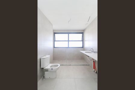 Apartamento à venda com 364m², 4 quartos e 4 vagasBanheiro da Suíte 1