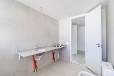 Apartamento à venda com 364m², 4 quartos e 4 vagasBanheiro da Suíte 1
