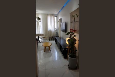 Casa de condomínio à venda com 170m², 5 quartos e 1 vagaSala