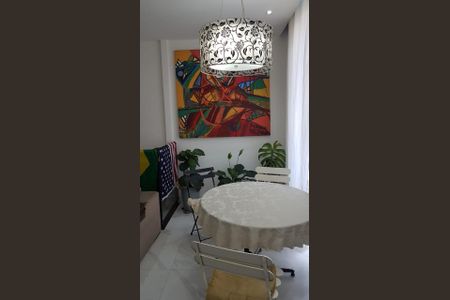 Casa de condomínio à venda com 170m², 5 quartos e 1 vagaSala