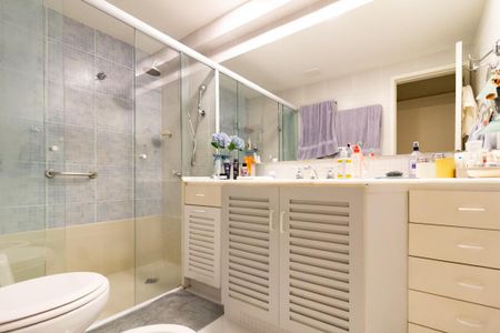 Apartamento à venda com 178m², 4 quartos e 1 vagaBanheiro da suíte