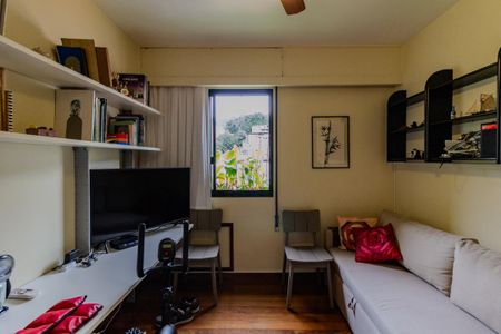 Apartamento à venda com 178m², 4 quartos e 1 vagaQuarto 2