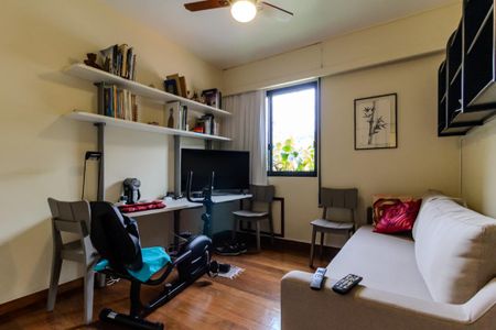 Apartamento à venda com 178m², 4 quartos e 1 vagaQuarto 2