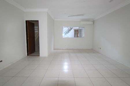 Casa à venda com 7 quartos, 248m² em Parque das Nações, Santo André