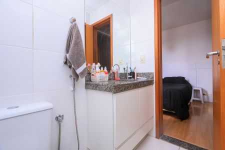 Apartamento à venda com 100m², 3 quartos e 2 vagas Apartamento à venda com 100m², 3 quartos e 2 vagasBanheiro da Suíte