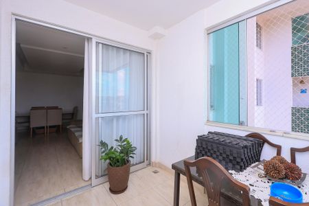 Apartamento à venda com 100m², 3 quartos e 2 vagas Apartamento à venda com 100m², 3 quartos e 2 vagasVaranda